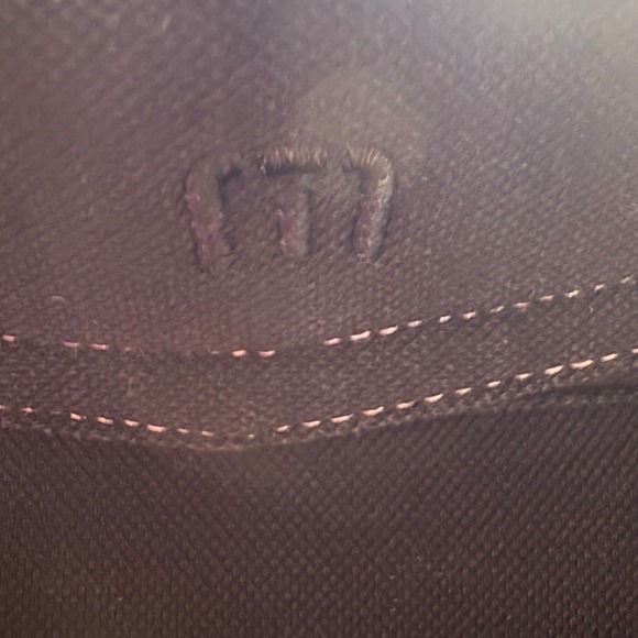 Travis Mathew Polo Shirt Mens Size XL Black Has *Company Logo* Work - Golf - Picture 4 of 7